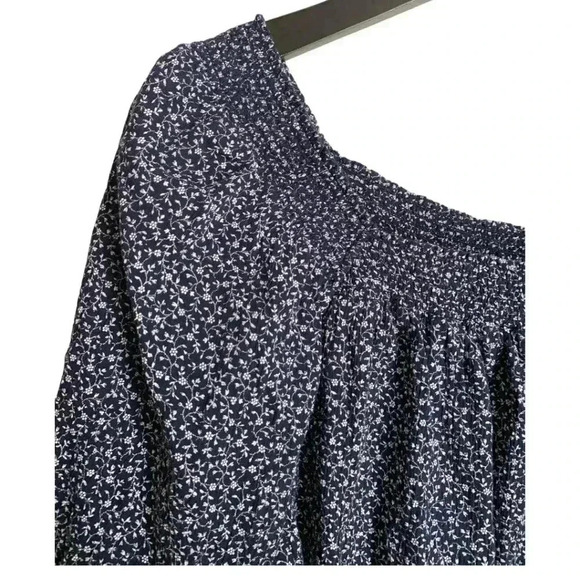 Chaps Women's Top Size Medium Navy Blue and White Flare Sleeve Scoop Neck - Picture 4 of 7